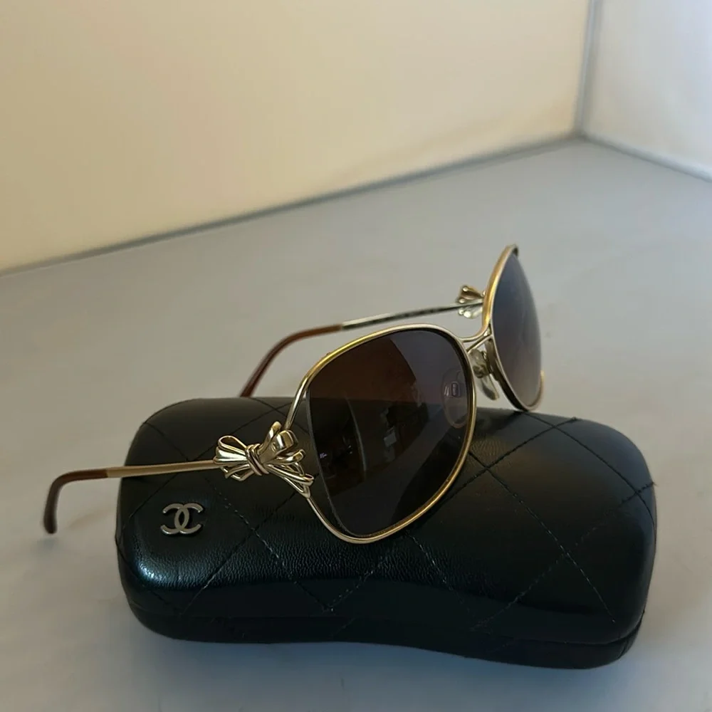 CHANEL Gold Frame Brown Lens Sunglasses with Black Case
